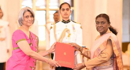 Mahishini Colonne Meets President Murmu In Delhi
